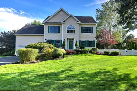 15 Augusta Dr, Milford, CT 06461