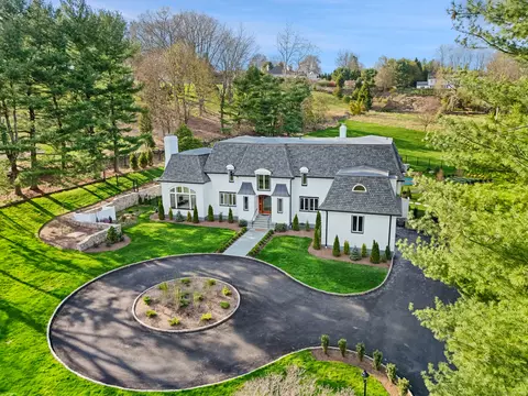 680 Old Academy Rd, Fairfield, CT 06824