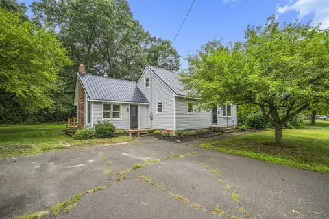 75 Heather Ln, Windsor Locks, CT 06096