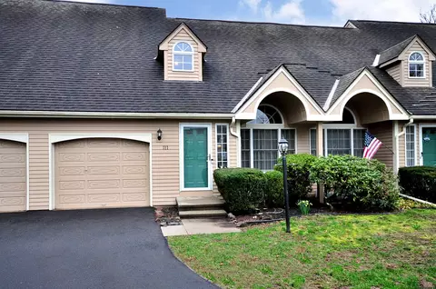 111 Fox Hollow Dr #111, Windsor Locks, CT 06096