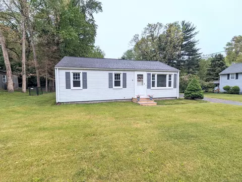 7 Avon St Ext, Enfield, CT 06082