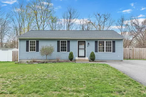 34 Schoonman Ave, Killingly, CT 06239