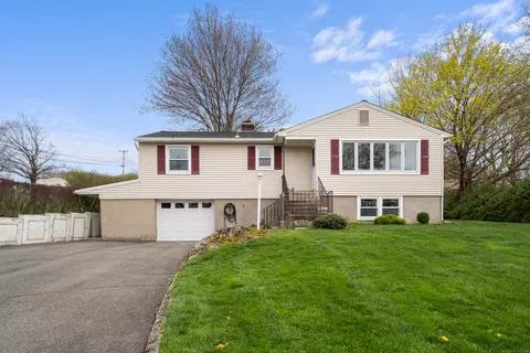 2 Nicholas Cir, Wolcott, CT 06716