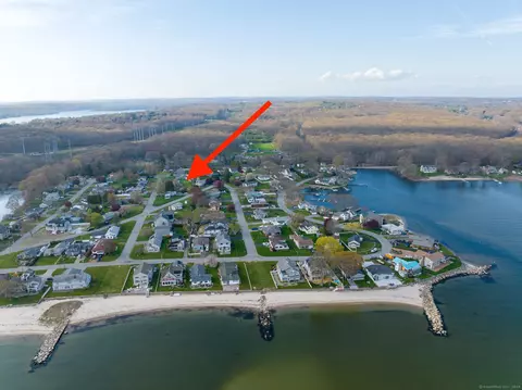 19 Race Rock Rd, Waterford, CT 06385