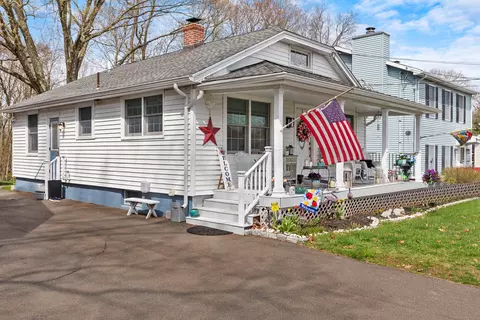34 Viking St, East Haven, CT 06512