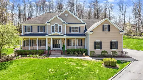 80 Old Trolley Rd, Ridgefield, CT 06877