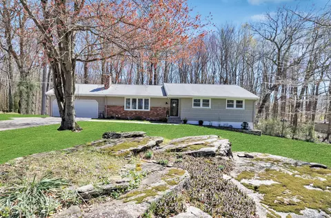 22 Split Rock Rd, Trumbull, CT 06611