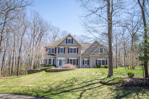 10 Azalea Ln, Ellington, CT 06029