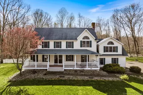 13 Christina Ct, Clinton, CT 06413