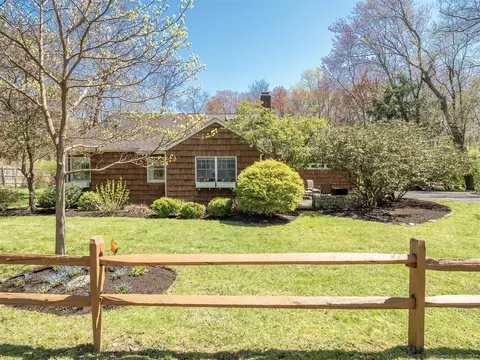 2 Clover Dr, Wilton, CT 06897