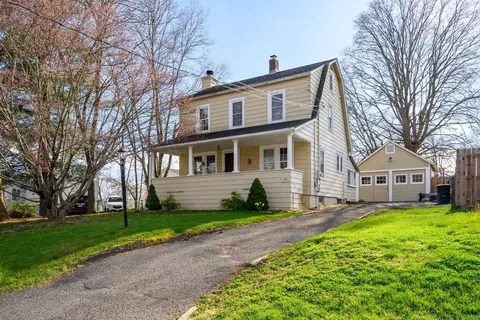 22 Olive St, Danbury, CT 06810