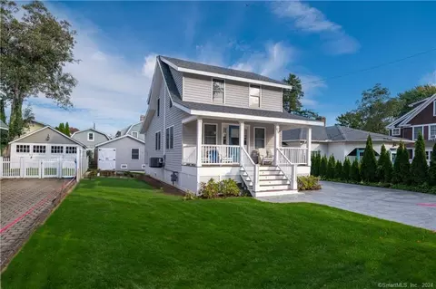 99 E Wharf Rd, Madison, CT 06443