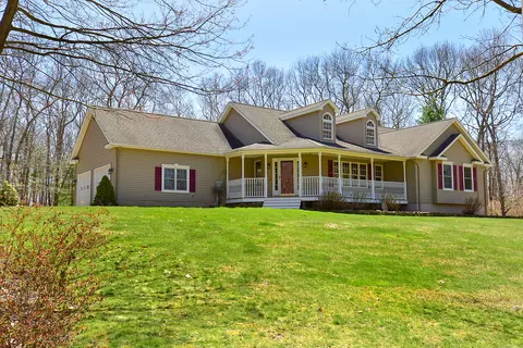 16 Crystal Ridge Dr, Tolland, CT 06084