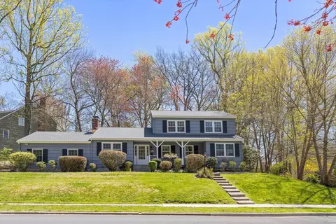 580 Katona Dr, Fairfield, CT 06824
