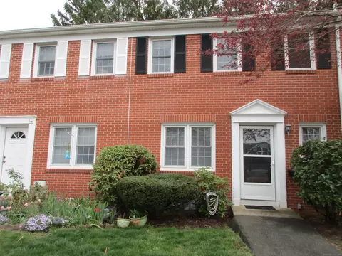 162 Penn Cmn #162, Milford, CT 06460