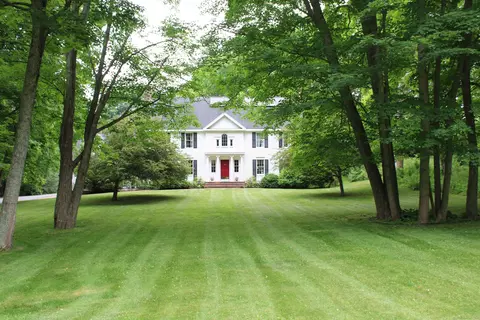 123 Randi Dr, Madison, CT 06443