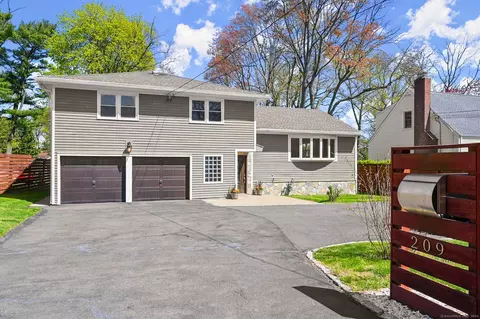 209 Courtland Ave, Stamford, CT 06906
