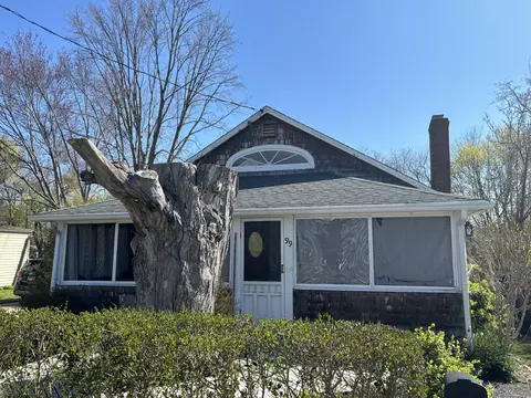 99 Harbor Ave, Madison, CT 06443