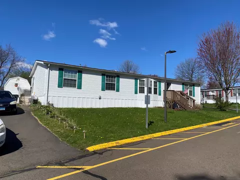 16 Barn Ln, Milford, CT 06460