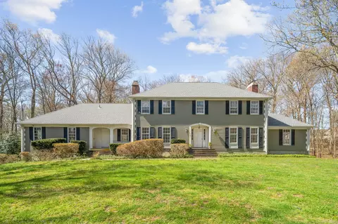 64 Pequot Ln, New Canaan, CT 06840