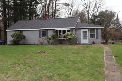 5 Oakwood Dr, Windham, CT 06280