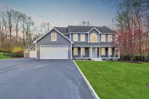 45 Cedarwood Ln, Shelton, CT 06484