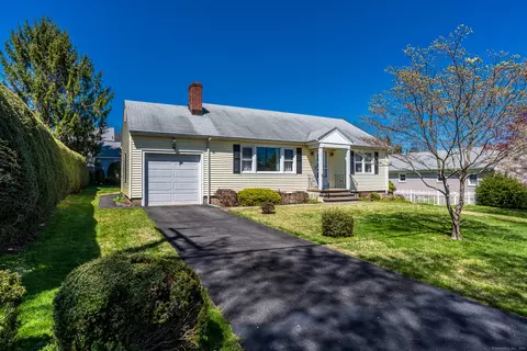 6 Maple St, Trumbull, CT 06611