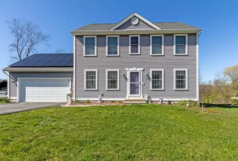 6 Dennis Dr, Uncasville, CT 06382