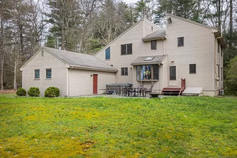 139 Country Club Rd, Avon, CT 06001