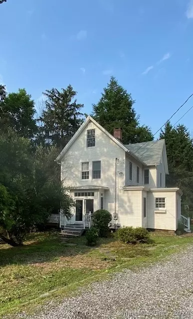 201 E Village Rd, Monroe, CT 06468 photo 1