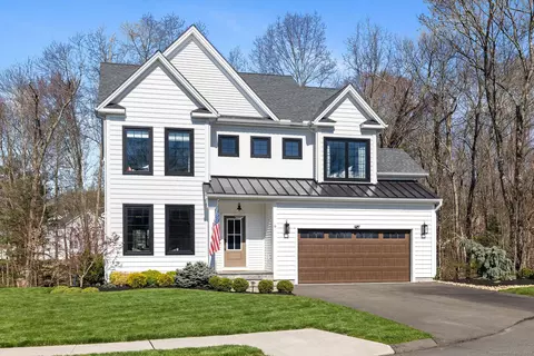 9 Dominics Ct #9, Plainville, CT 06062