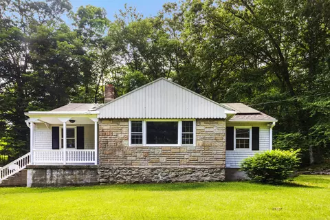 73 Wendell Comrie Rd, Ledyard, CT 06339