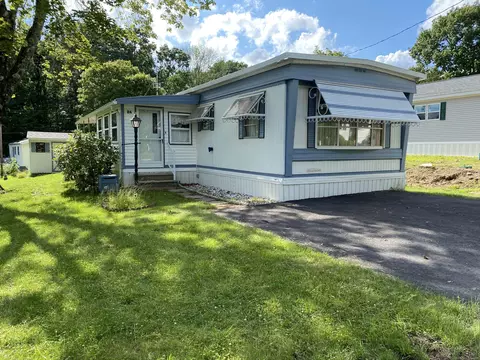 24 Maplewood Rd, Mansfield, CT 06268