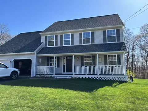 58 Tracey Ann Ct, Naugatuck, CT 06770