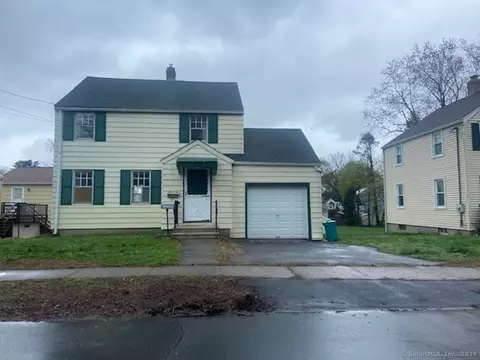 105 Mount Pleasant Ave, Stratford, CT 06614