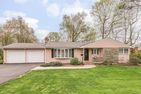 40 Prospect St, Bloomfield, CT 06002