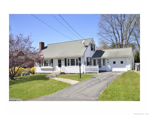 46 Meadowbrook Dr, Bristol, CT 06010