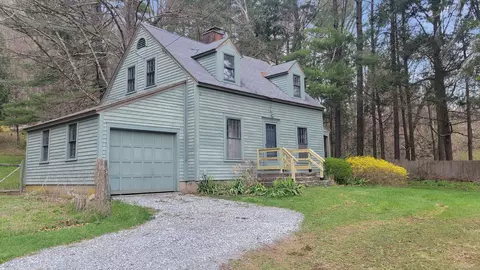 16 River Rd, Cornwall Bridge, CT 06754