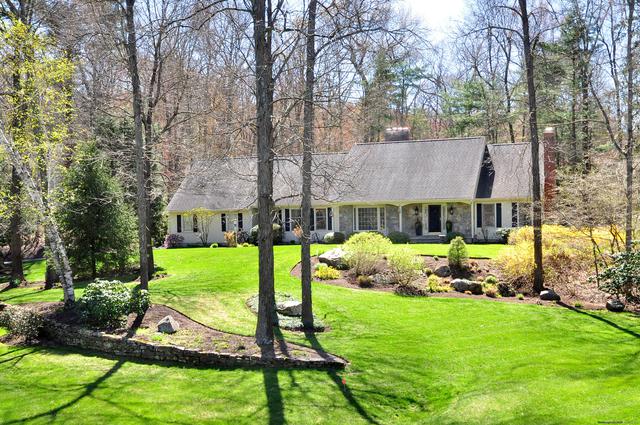 5 Saxon Woods Woods, Avon, CT 06001