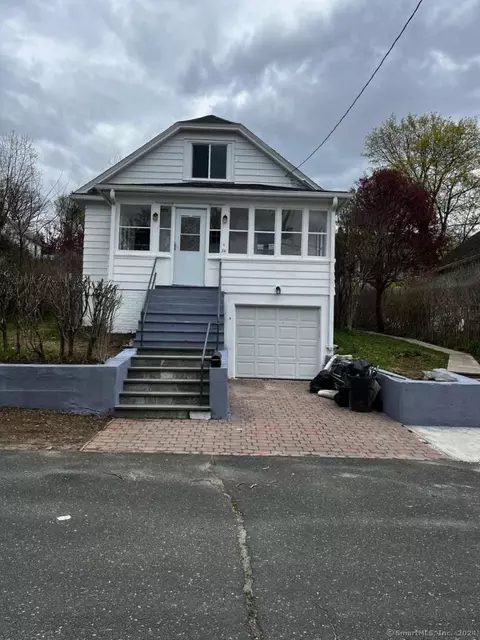 24 Lyndale Ave, Waterbury, CT 06705