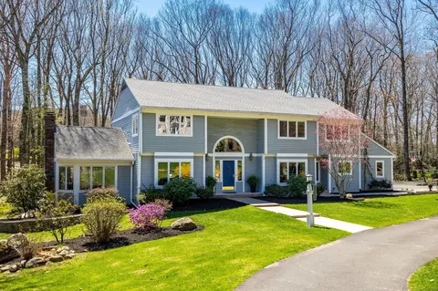 57 Old Kings Rd, Avon, CT 06001