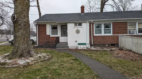 12 Baird Ct, Stratford, CT 06614