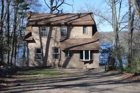 152 Old Colchester Rd, Salem, CT 06420