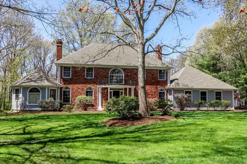 6 High Fields Dr, Danbury, CT 06811