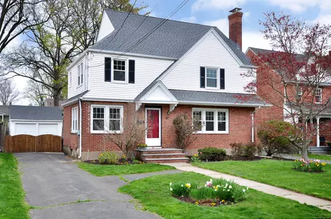30 Ellsworth Rd, West Hartford, CT 06107