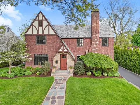 32 Carter Dr, Stamford, CT 06902
