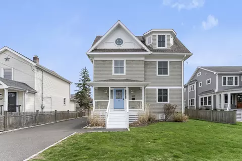 93 Howard St, Fairfield, CT 06824