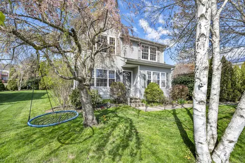 18 Kathryn Dr, Bridgeport, CT 06610