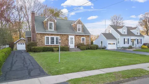 171 Maple St, Branford, CT 06405