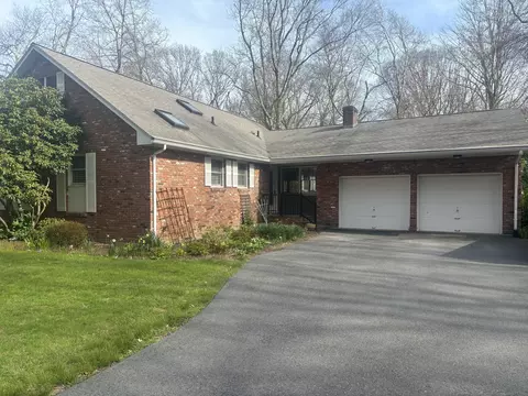23 Longview Ave, Waterford, CT 06385